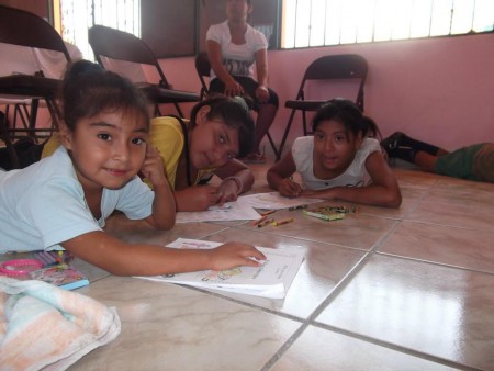 Evento con los niños en la Iglesia Jesucristo Sobre La Roca Chetumal